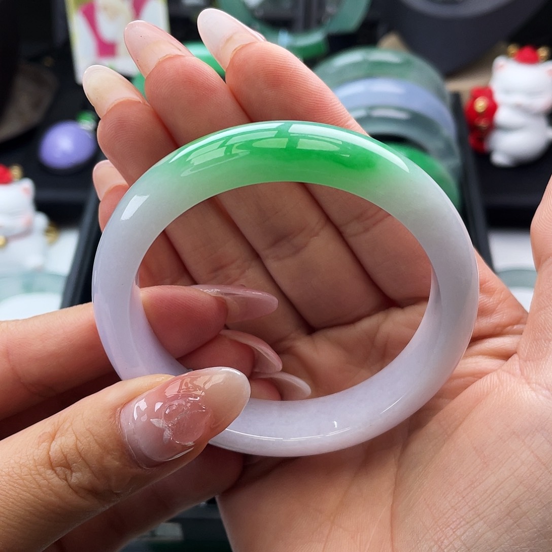 翡翠手镯未镶嵌56细糯化春彩，截图询价