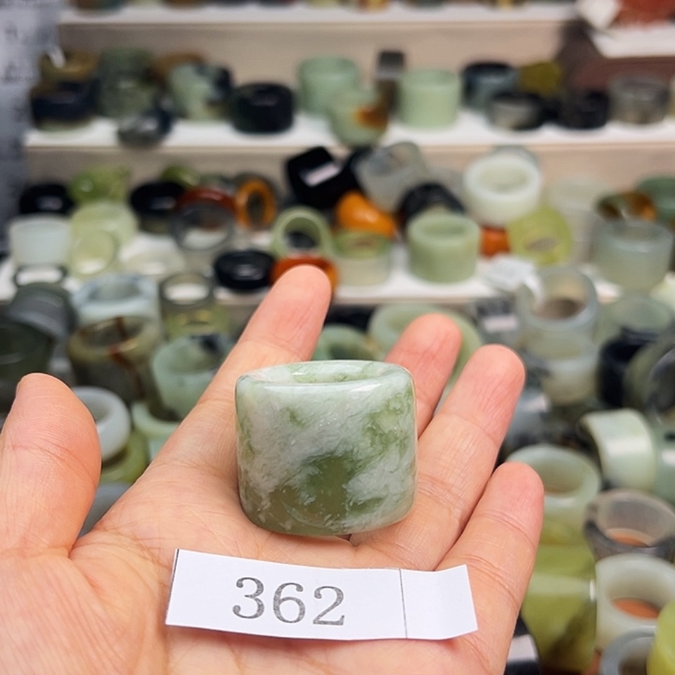 【闪购商品】未镶嵌蛇纹石玉戒指只**说