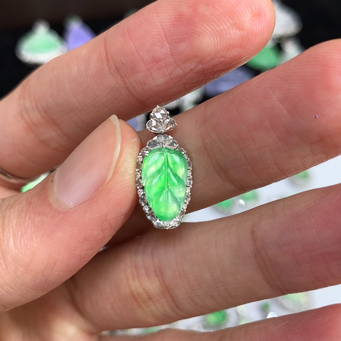 翡翠吊坠(不含链)18K金镶嵌