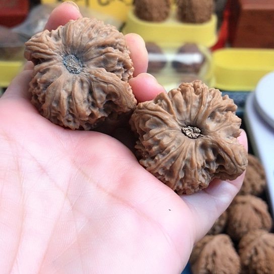 玖***车吊坠桃核南疆石……