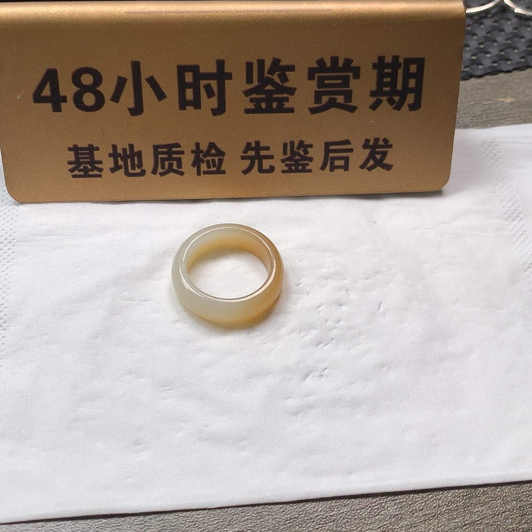 颈饰未镶嵌和田玉（糖玉）内径17.2