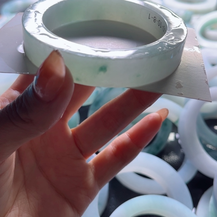 用***5定制翡翠未镶嵌正圈