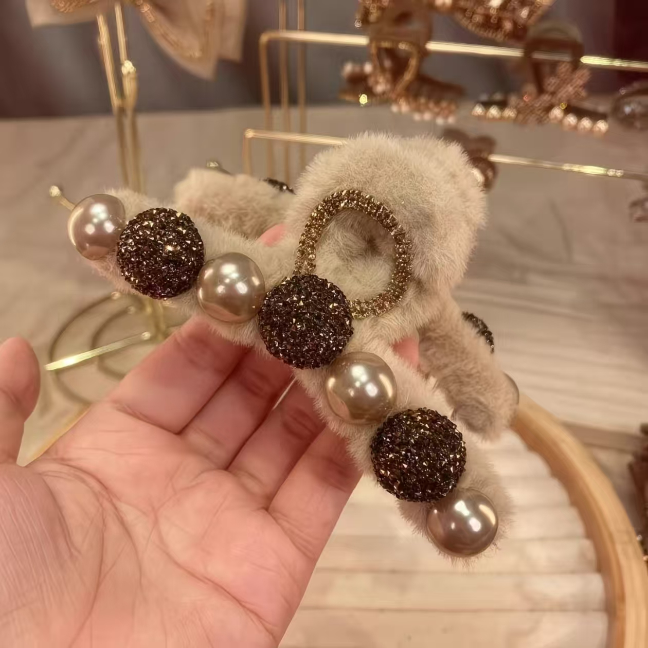 T51香槟珠钻球毛绒抓夹11cm