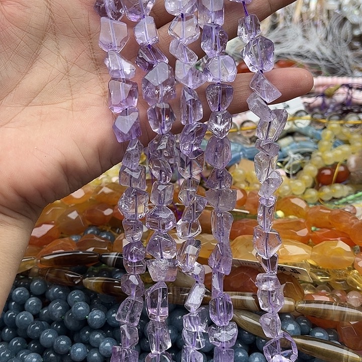 玛瑙/玉髓未镶嵌珠宝半成品一条薰衣草紫晶随型