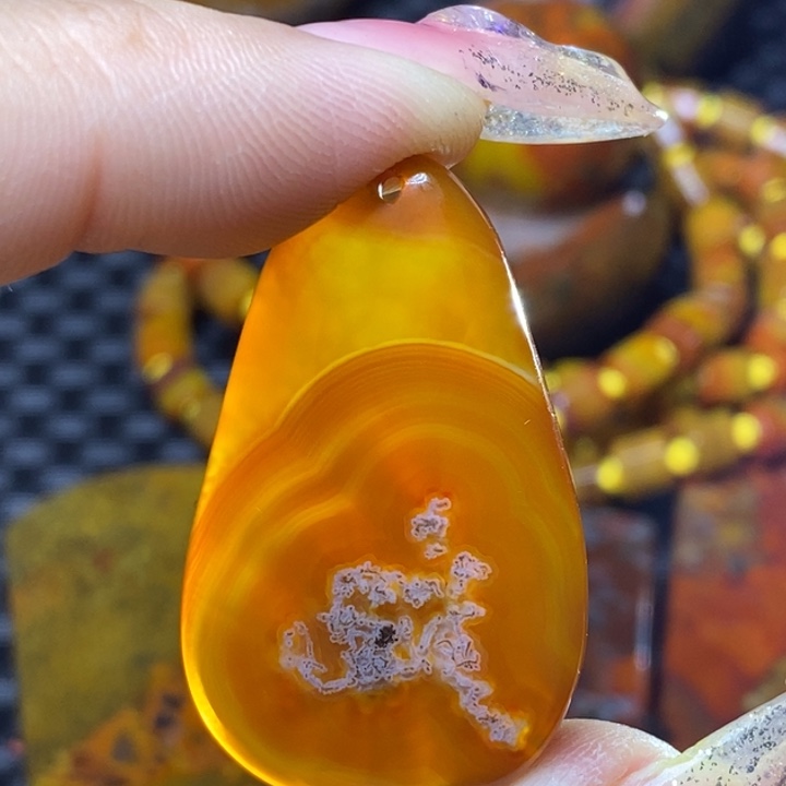 玛瑙/玉髓颈饰未镶嵌