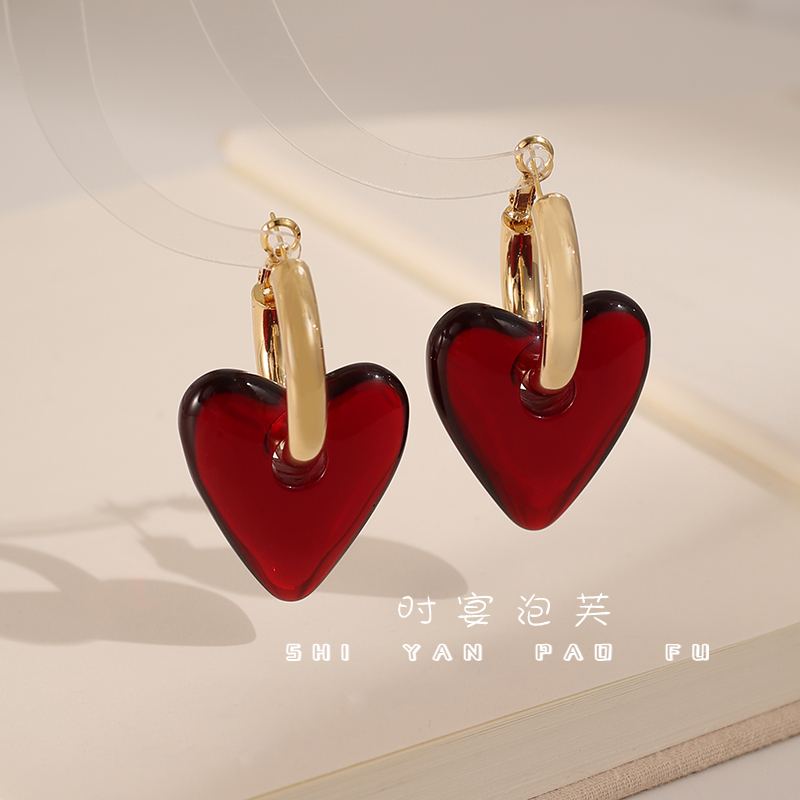 铜合金树脂耳饰 立体爱心耳圈流光琥珀风高级复古桃心耳环配饰女
