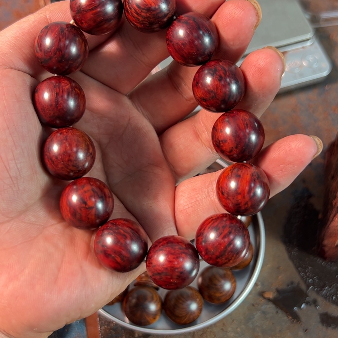 木清**渡红降1.8手串