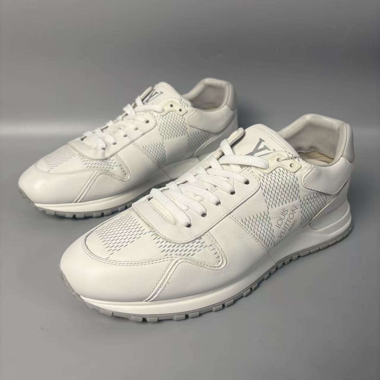 95新 LouisVuitton/路易威登 白色棋盘格runaway运动鞋40欧 jx690