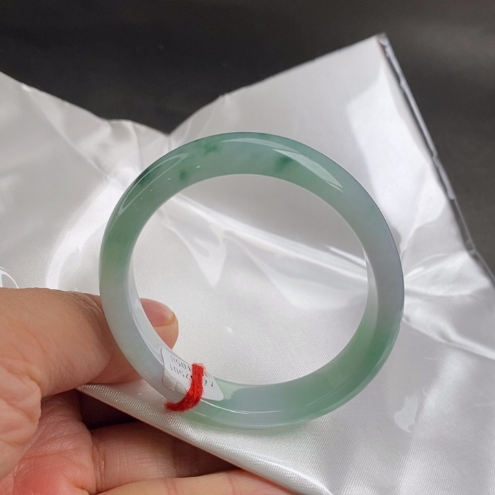 翡翠手镯未镶嵌贵妃52圈