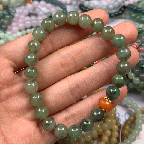 翡翠颈饰未镶嵌翡翠