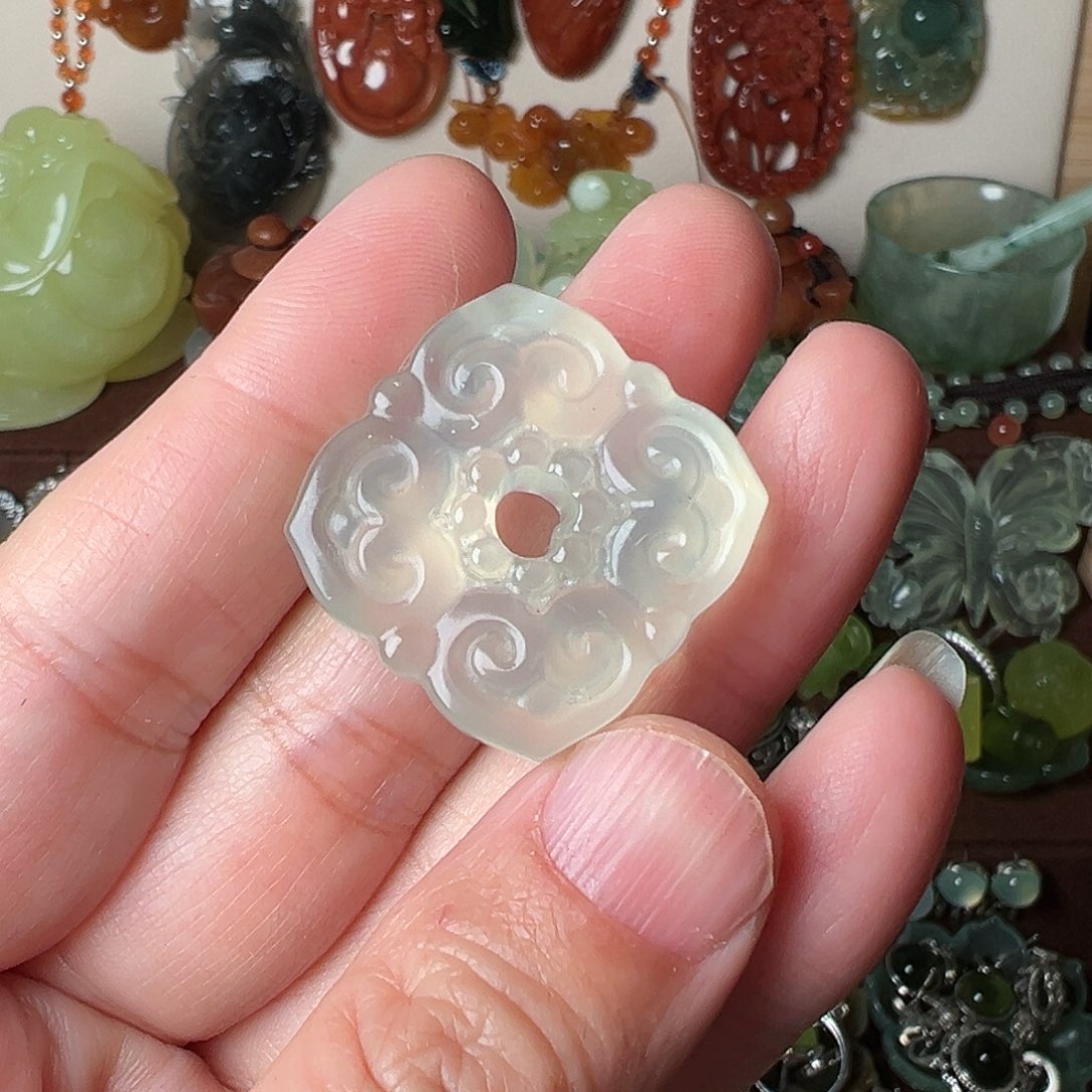 蛇纹石玉吊坠(赠链)未镶嵌