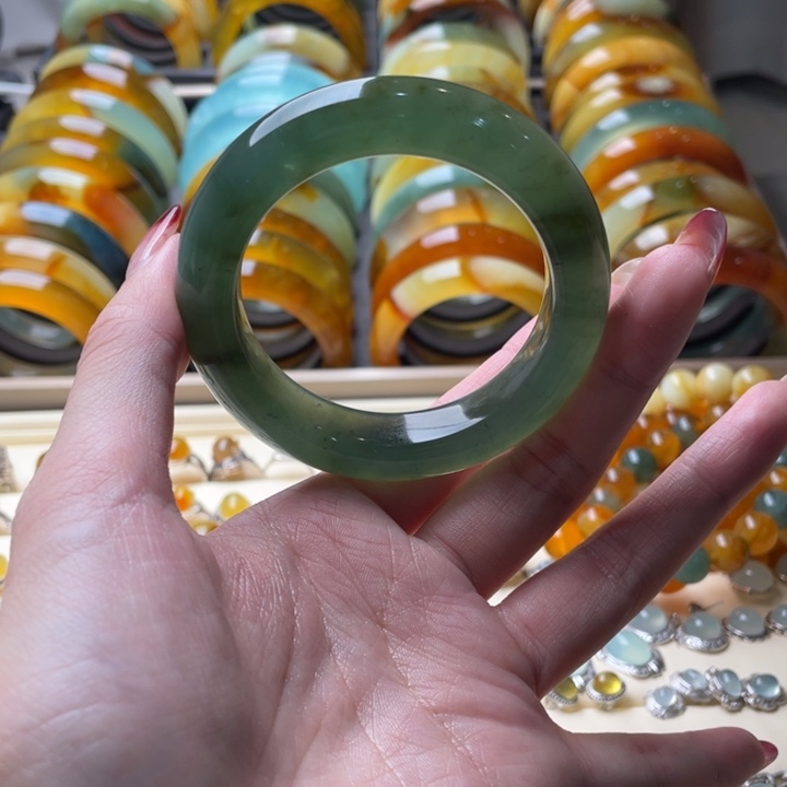 蛇纹石玉手镯未镶嵌52.5