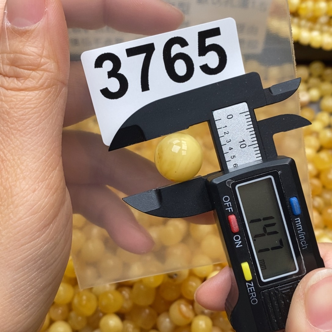 蜜蜡珠宝奇石未镶嵌