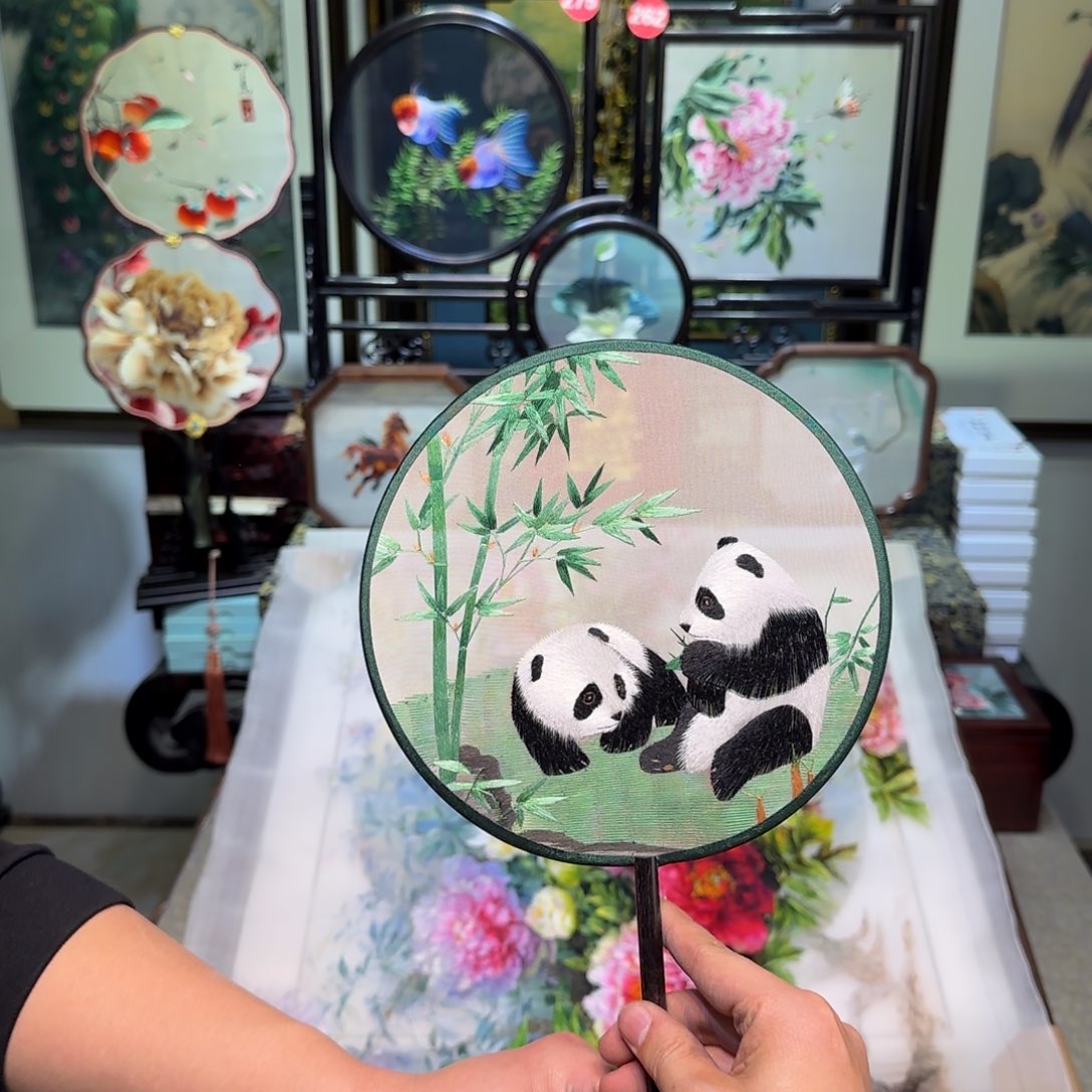 刺绣刺绣工艺精湛