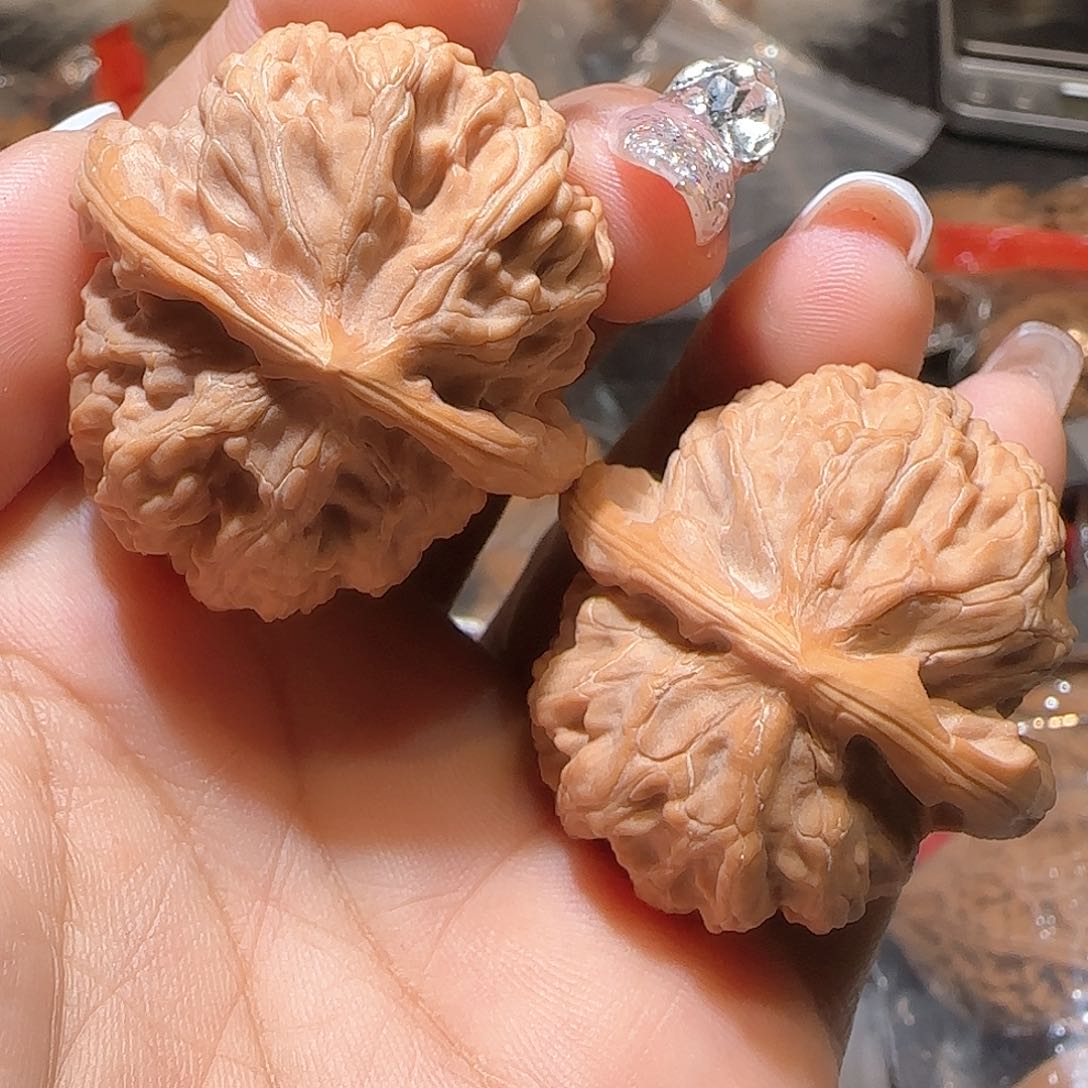 文玩核桃吊坠38红莲