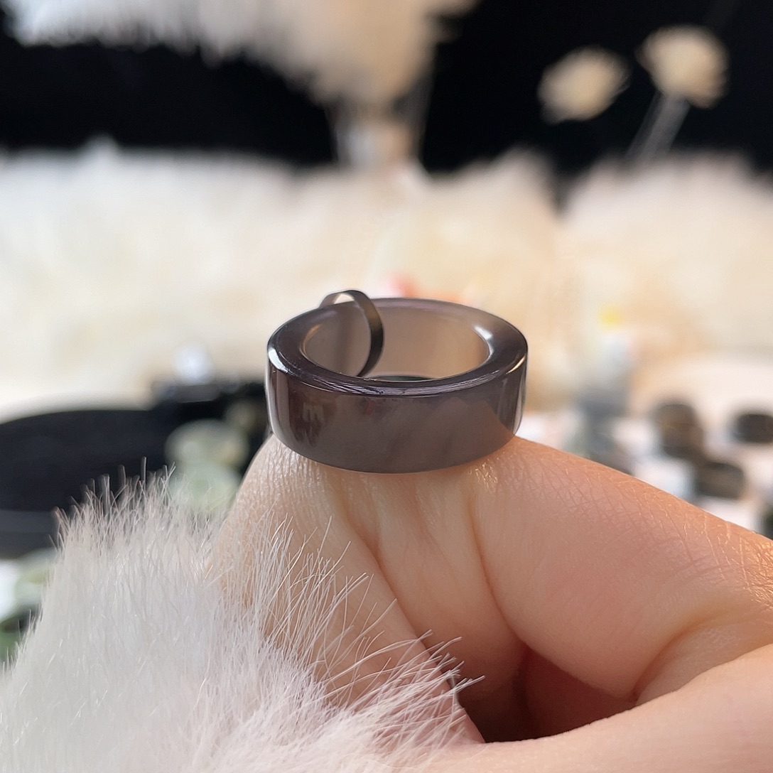 贵***居和田玉未镶嵌戒指k33葡萄紫窄直切17.4mm