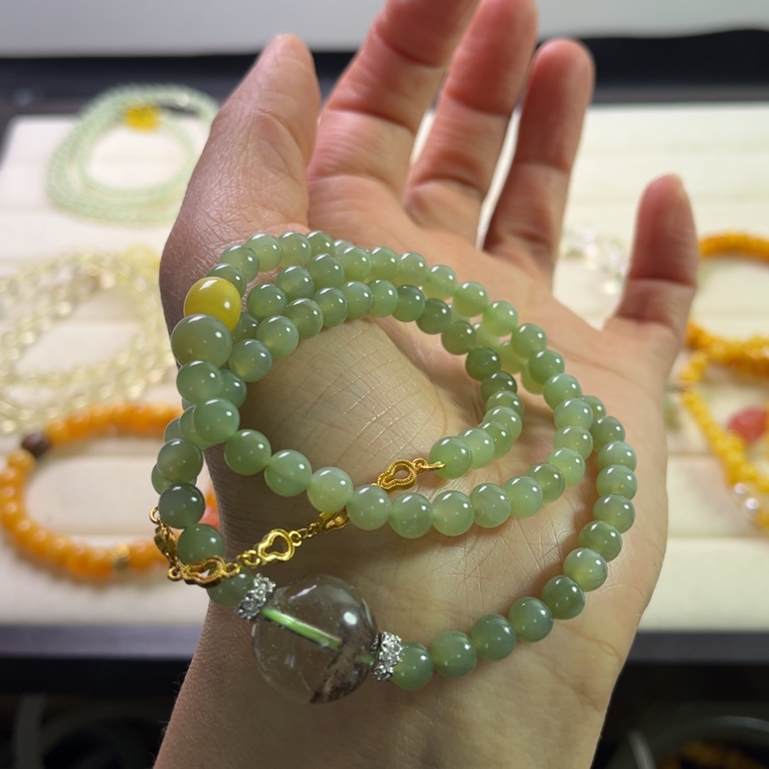 和田玉未镶嵌三圈手链