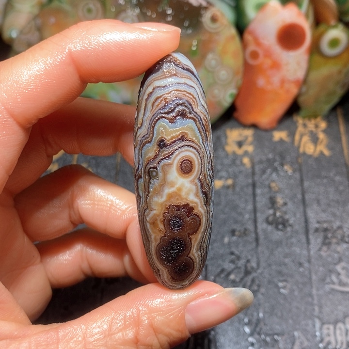 石英质玉颈饰未镶嵌