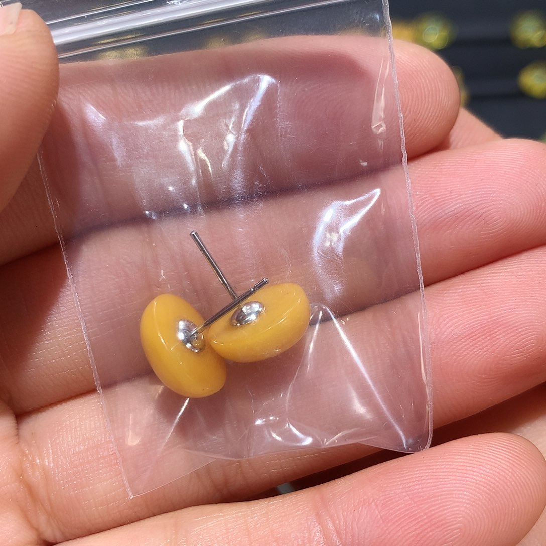 琥珀银S925镶嵌耳饰大**泽