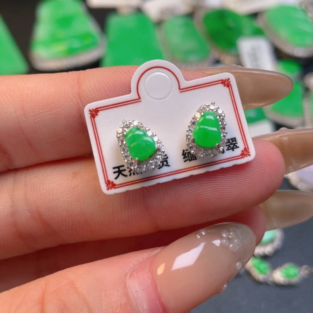 颈饰银S925镶嵌翡翠