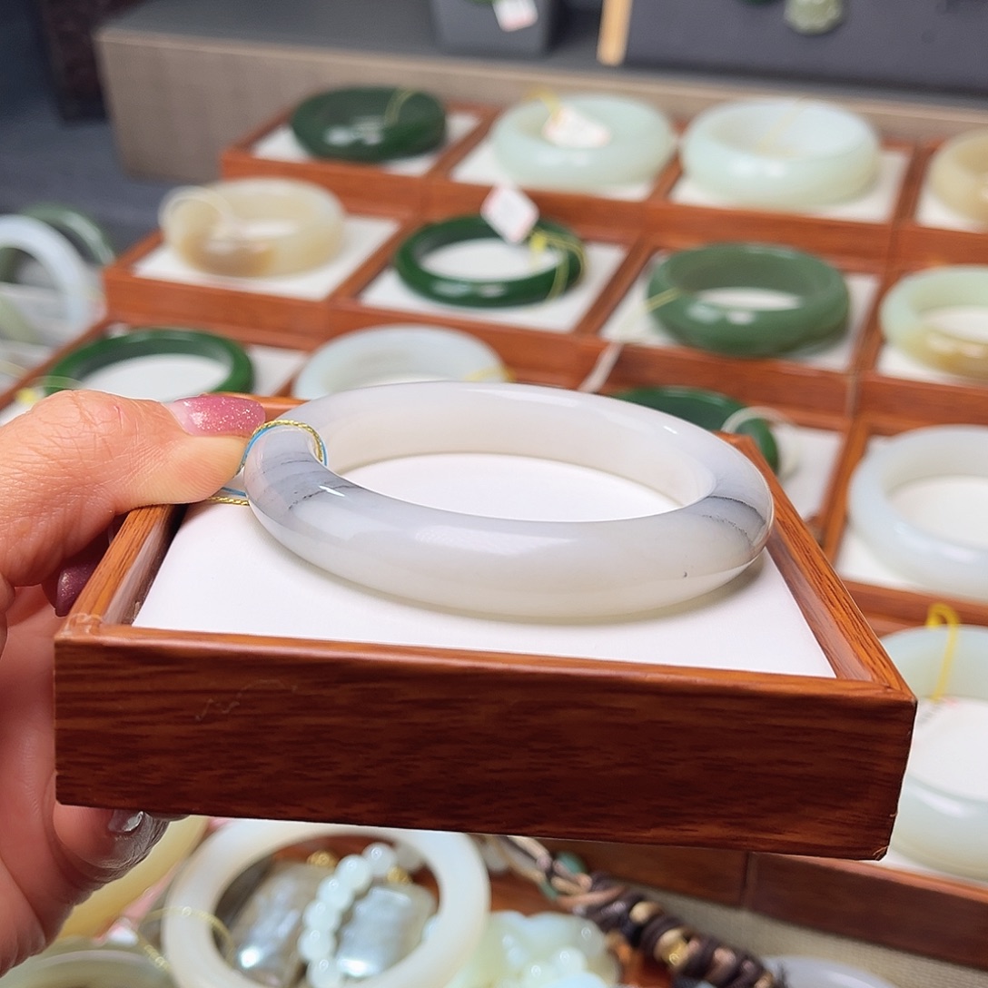 和田玉未镶嵌手镯57.7