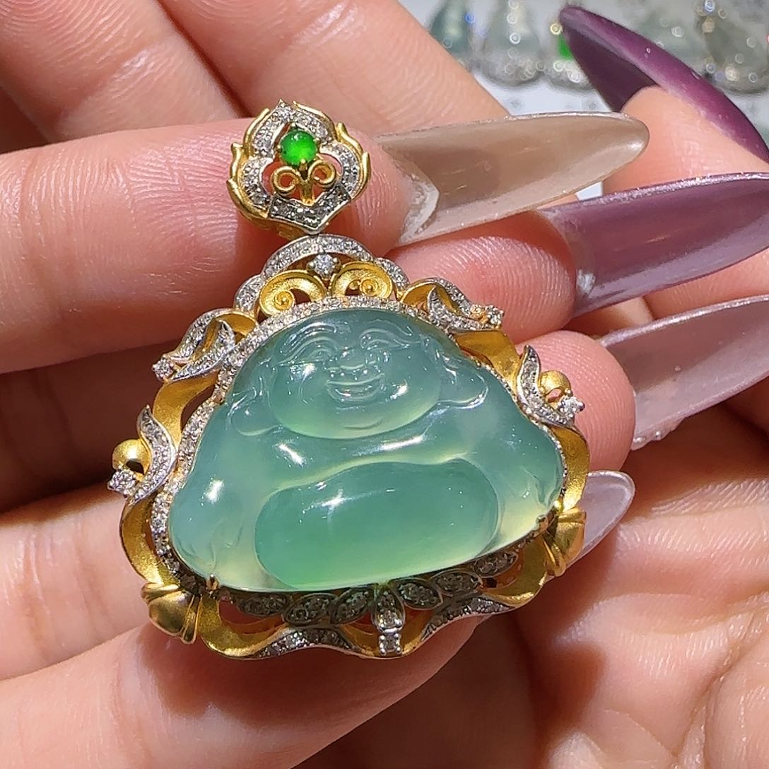 【闪购商品】颈饰18K金镶嵌翡翠天然