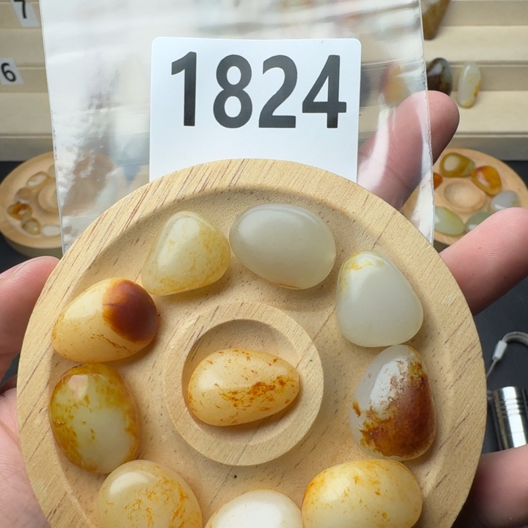 诸***哥和田玉未镶嵌手串