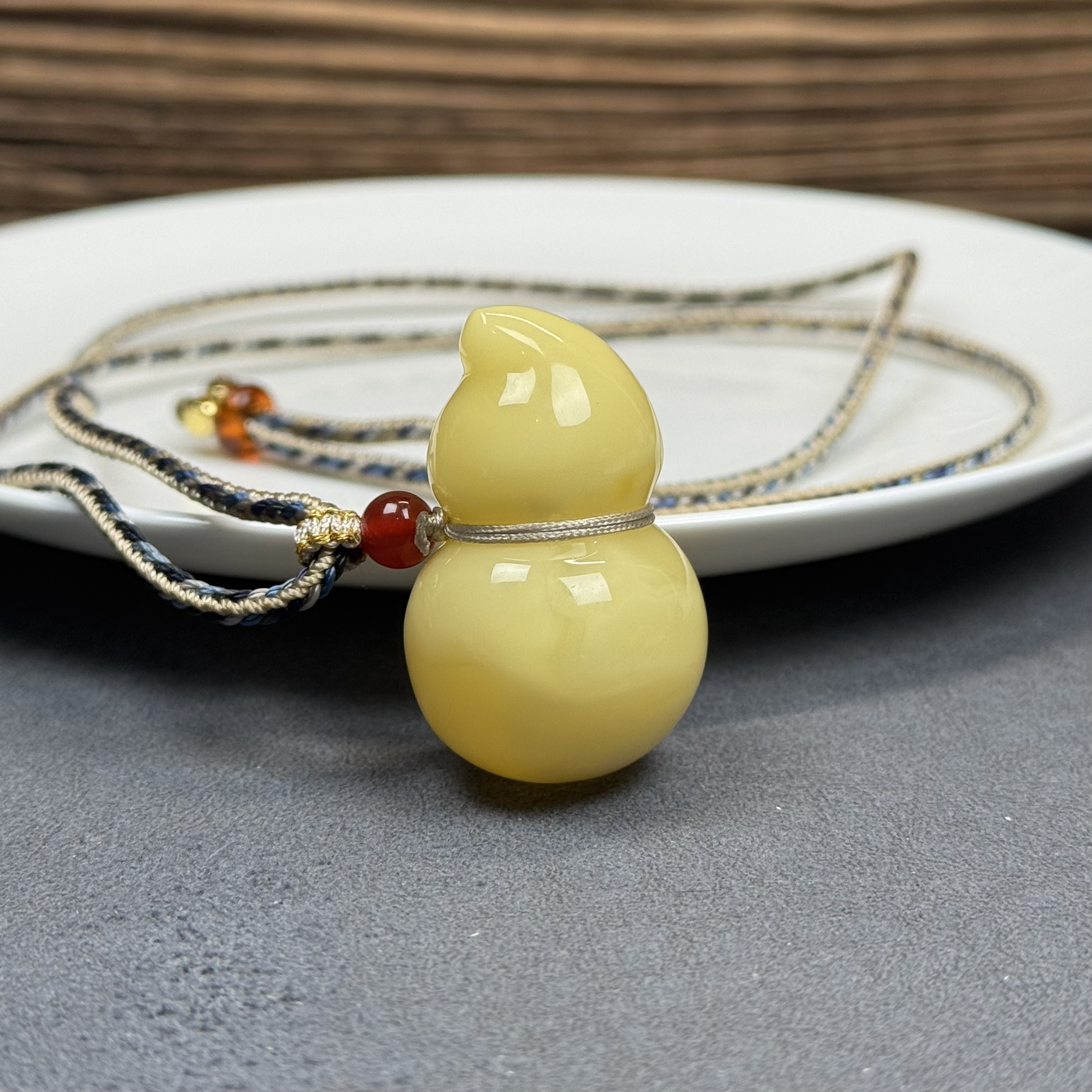 K1039天然蜜蜡 俄料小葫芦挂件24.7*37.8mm一物一图实物拍摄