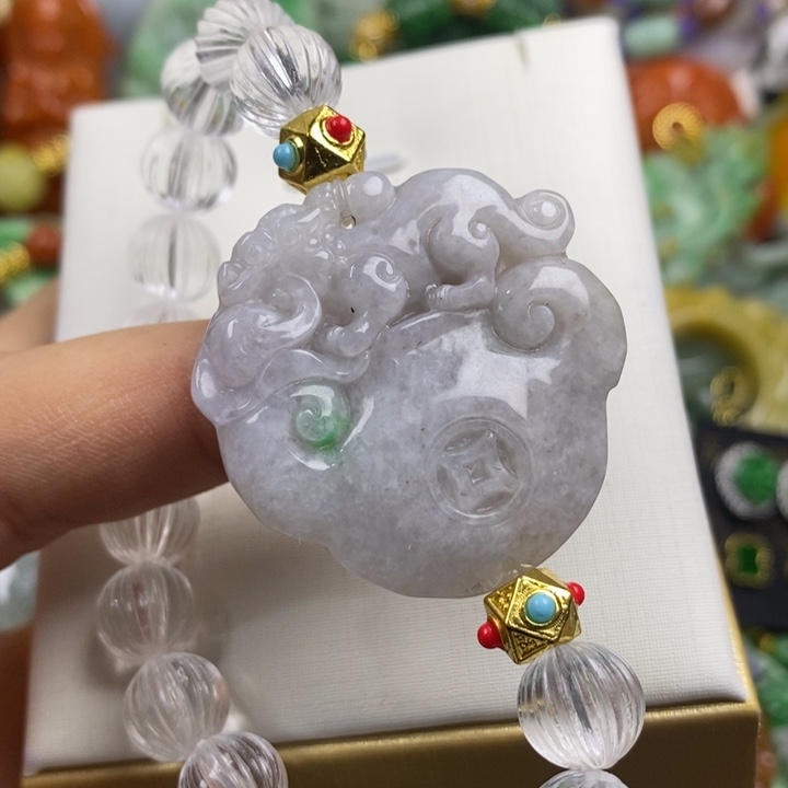 翡翠未镶嵌吊坠(赠链)