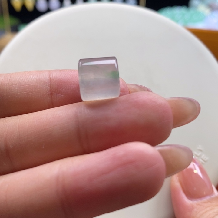 翡翠吊坠(不含链)未镶嵌翡翠高冰茶飘绿桶珠