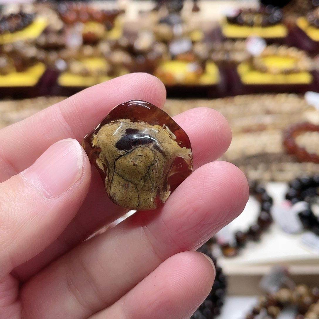 琥珀裸石未镶嵌大