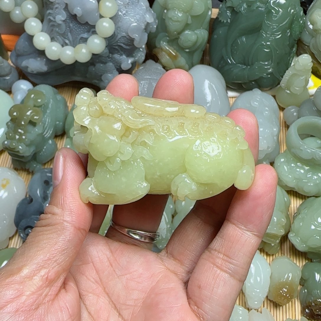 未镶嵌和田玉把件川***手