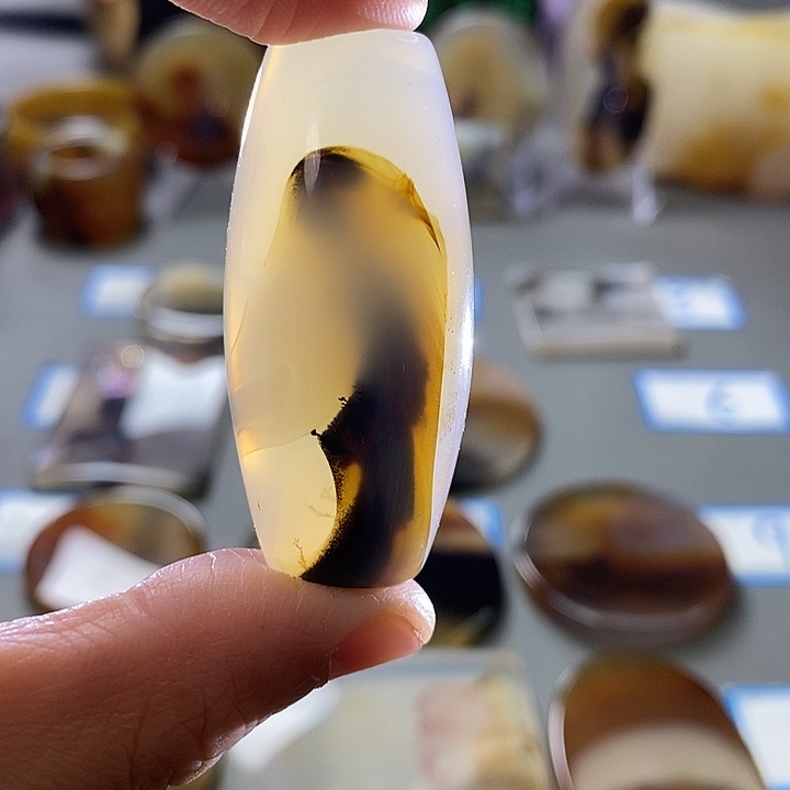 玛瑙/玉髓未镶嵌珠宝半成品