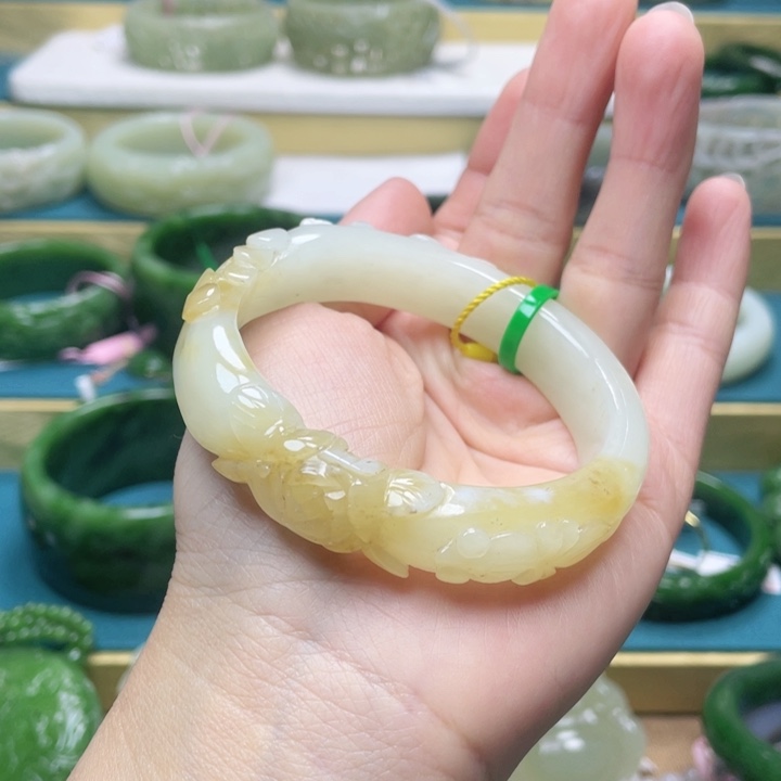 和田玉手镯57+圈口 编号90贵妃镯未镶嵌