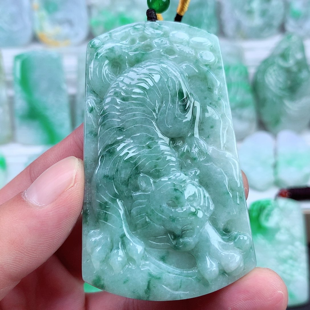 翡翠未镶嵌颈饰翡翠吊坠