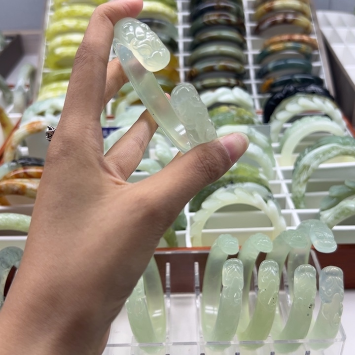 未镶嵌蛇纹石玉手镯
