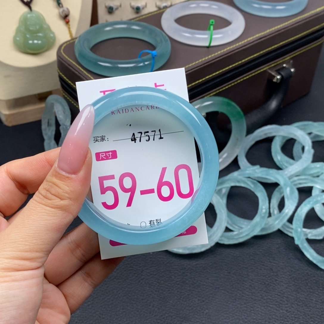 明***明石英质玉未镶嵌手镯