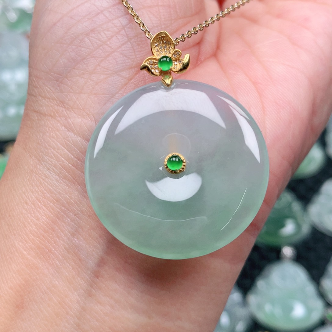 翡翠吊坠(不含链)18K金镶嵌