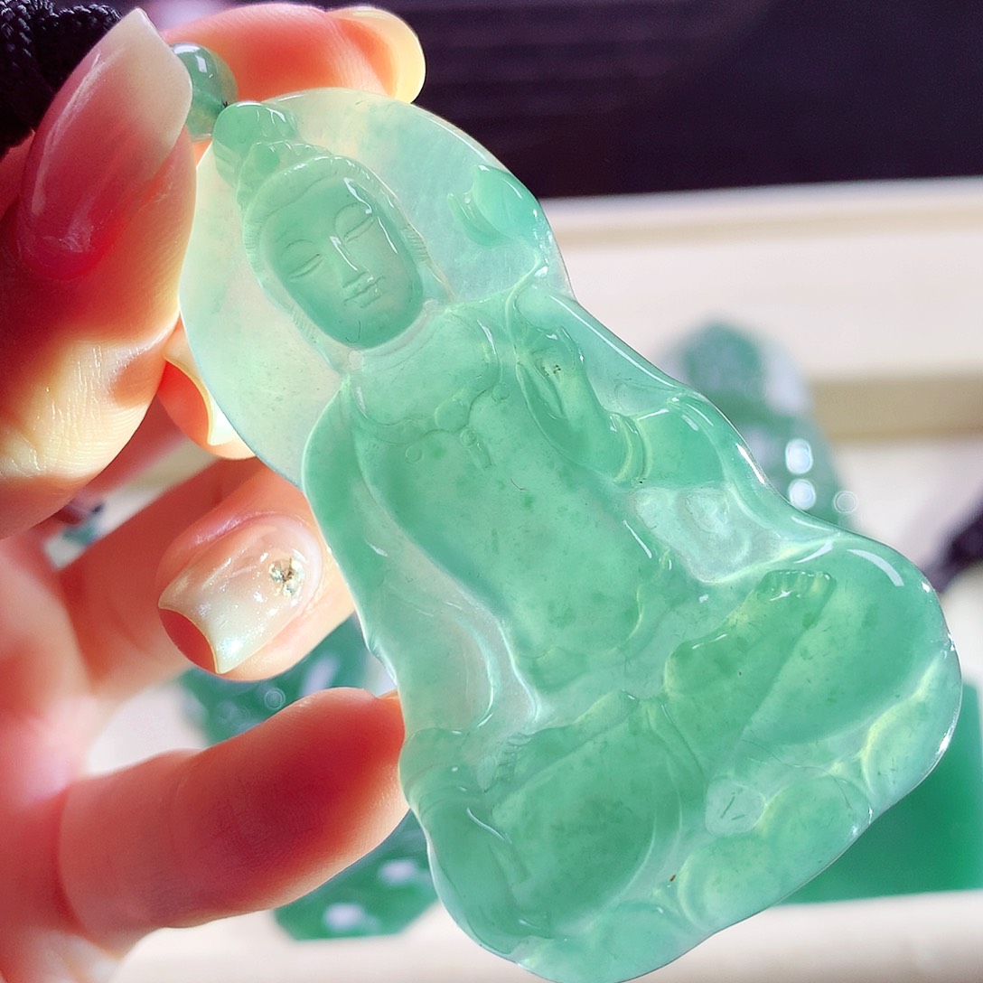 颈饰未镶嵌翡翠天然