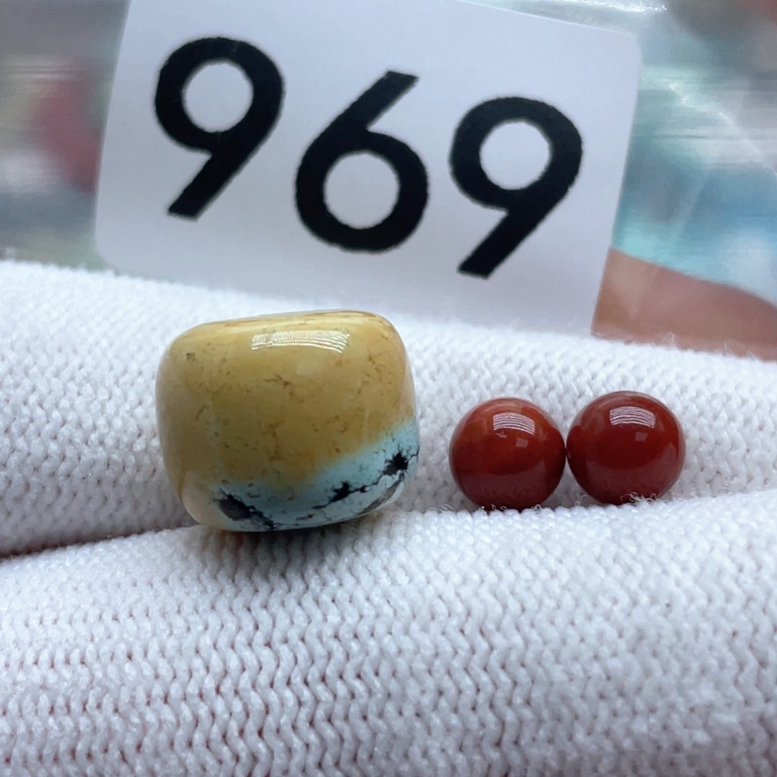 南红玛瑙未镶嵌珠宝奇石