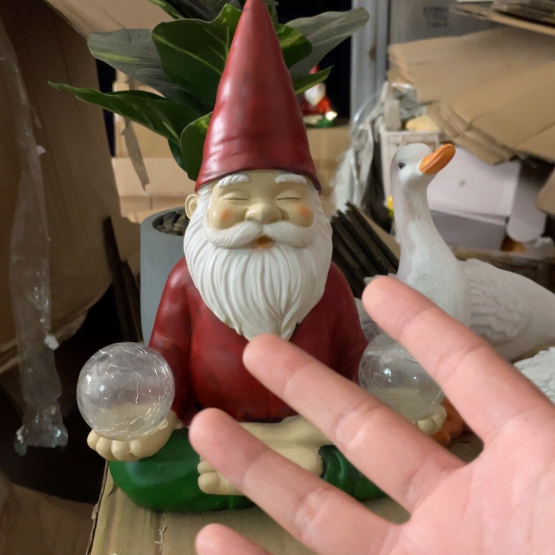 【闪购商品】树脂红色打坐地精摆件