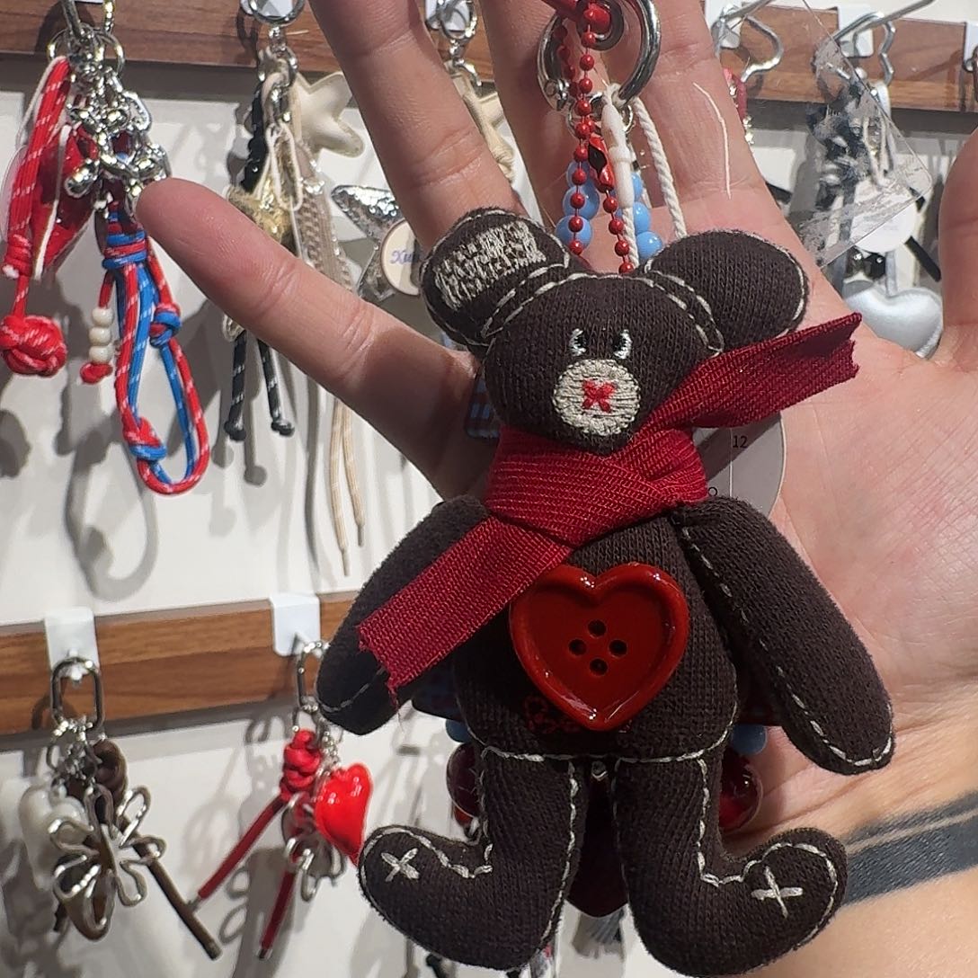 布艺非金属棕色小熊挂件