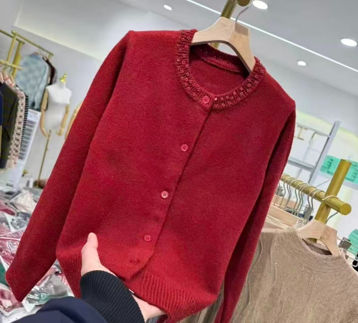 【红色烫钻领开衫】时尚女百搭宽松针织衫