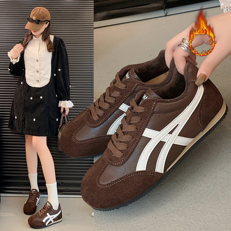德训鞋女款2025新款秋冬加绒保暖棕色运动鞋超火百搭休闲阿甘板鞋