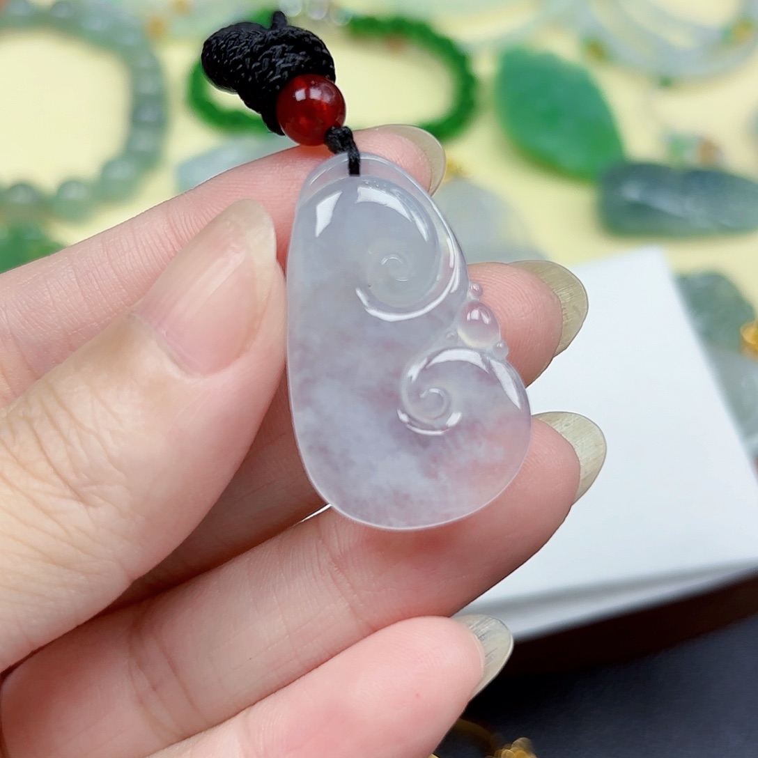 翡翠颈饰未镶嵌吊坠