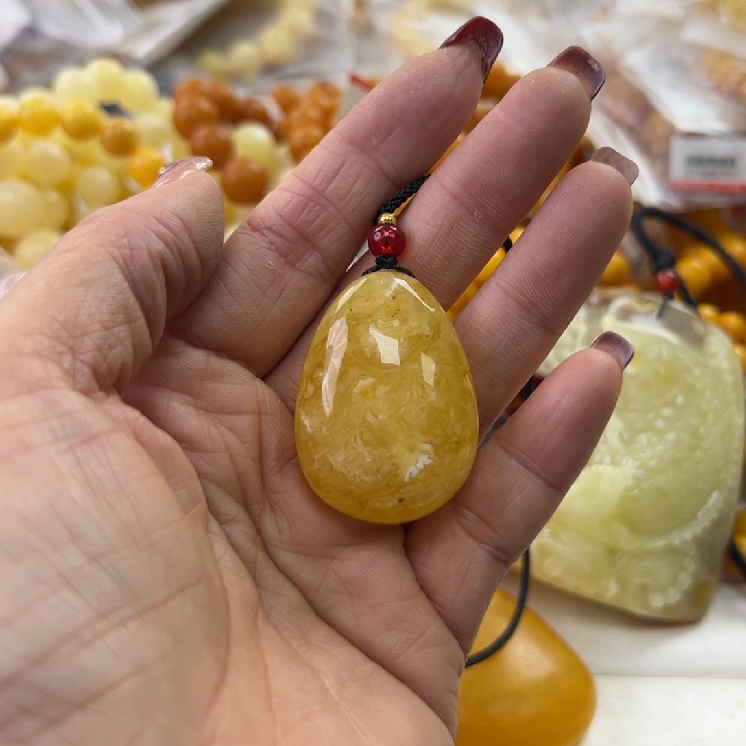 琥珀珠宝奇石未镶嵌