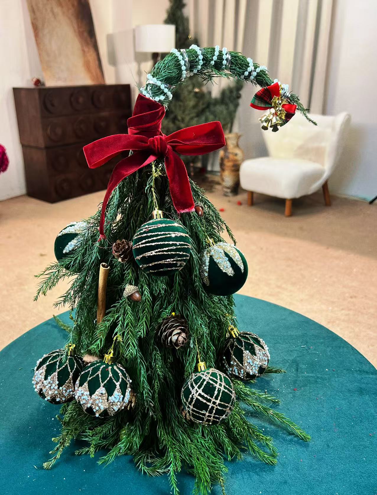 室内观赏性歪脖精灵圣诞树鲜切枝花材可做干花