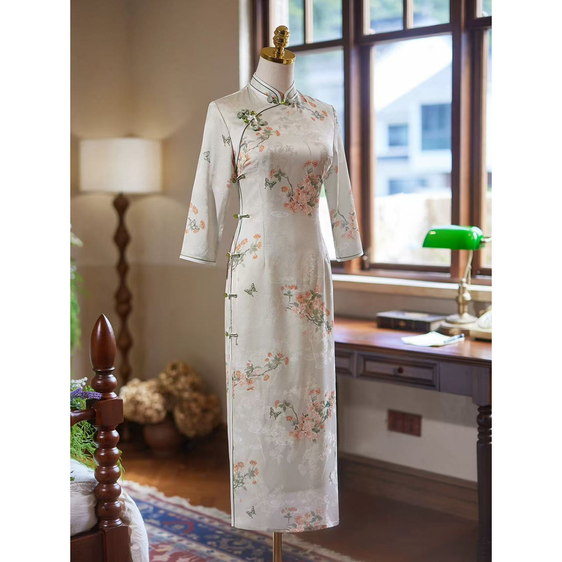 1337 【雅秋】 米杏色 葫芦扣 蝴蝶 秋款 旗袍
