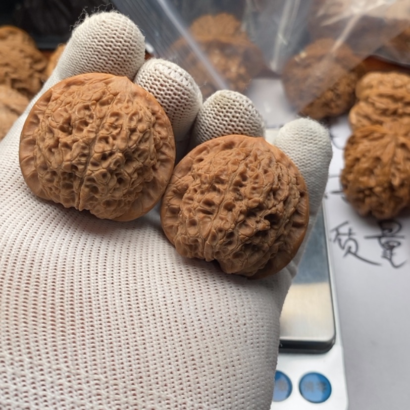 【闪购商品】文玩核桃把件宁***。24血麒麟