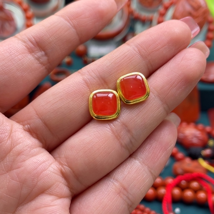 银S925镶嵌保山南红冰红耳钉南红玛瑙